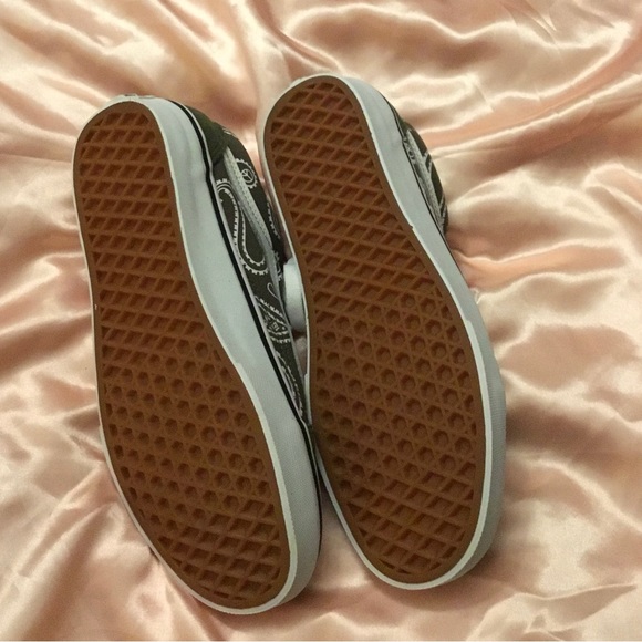 5/25% off - Olive green vans shoes with cool pattern - Picture 4 of 5